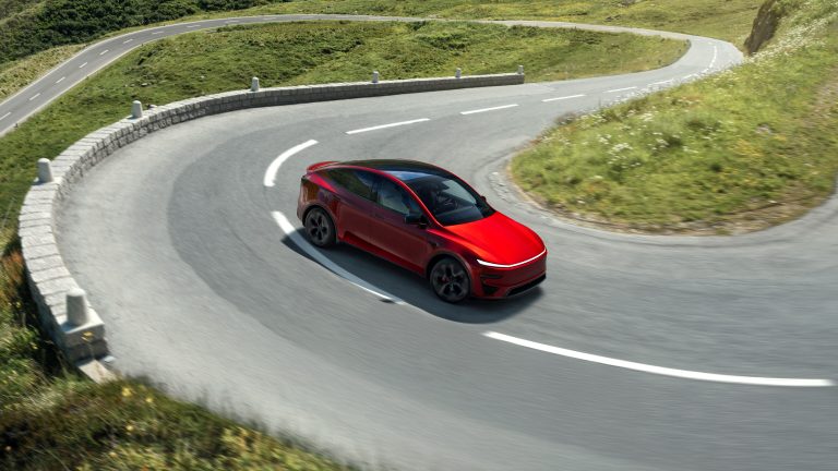 Tesla Model Y Performance è arrivata: più veloce, più efficiente, più completa
